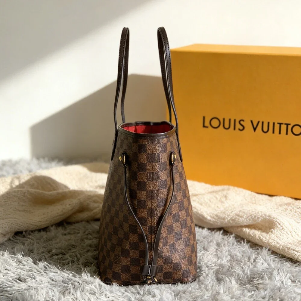 Louis Vuitton Neverfull Bag